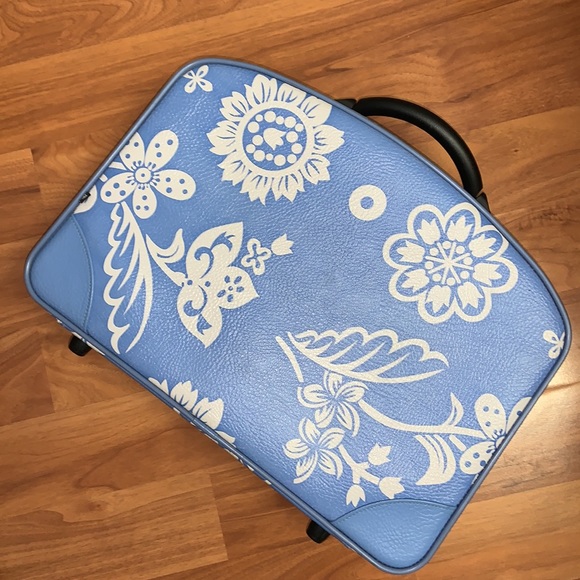 Vintage Roxy Suitcase - Picture 9 of 13